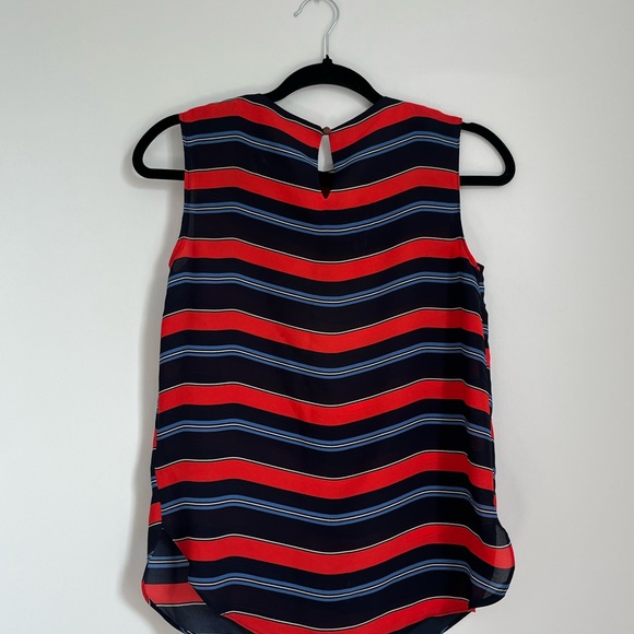 Summer top - Picture 2 of 2